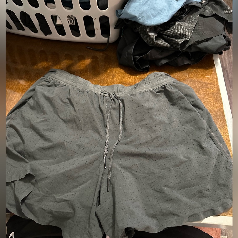 Nike 5 inch tech shorts